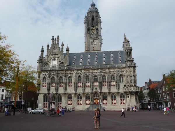 middelburg_town_hall_market-770591.jpg