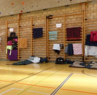 sports_hall_gymnastics_hall_wall_bars_wall_bars_gymnastics_force_holding_exercise_flag_sport_dormitory-1332800.jpg