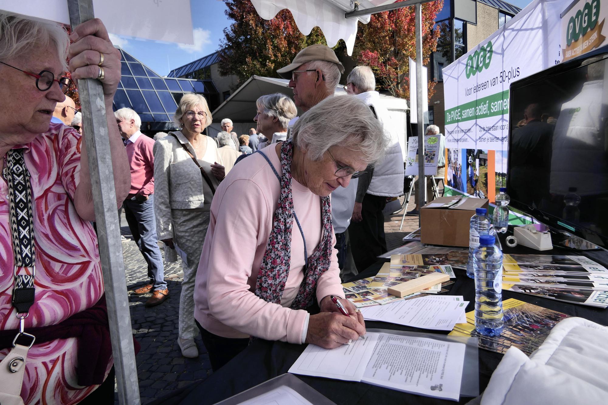 Best - PVGE aanwezig op Best Bruist